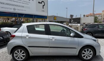 Toyota Yaris 1.3 ” Only 11.000 km” lleno
