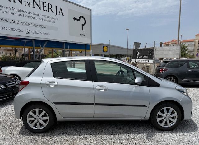Toyota Yaris 1.3 ” Only 11.000 km” lleno