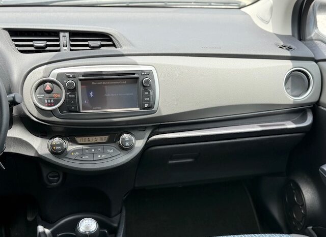 Toyota Yaris 1.3 ” Only 11.000 km” lleno