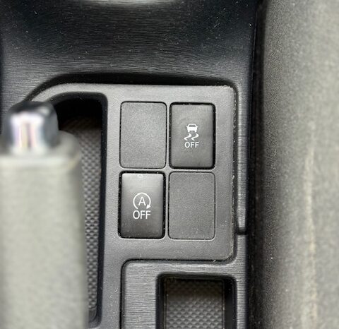 Toyota Yaris 1.3 ” Only 11.000 km” lleno