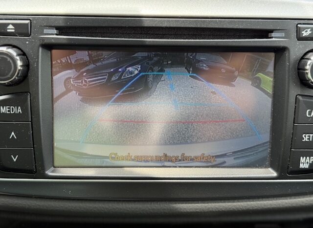 Toyota Yaris 1.3 ” Only 11.000 km” lleno